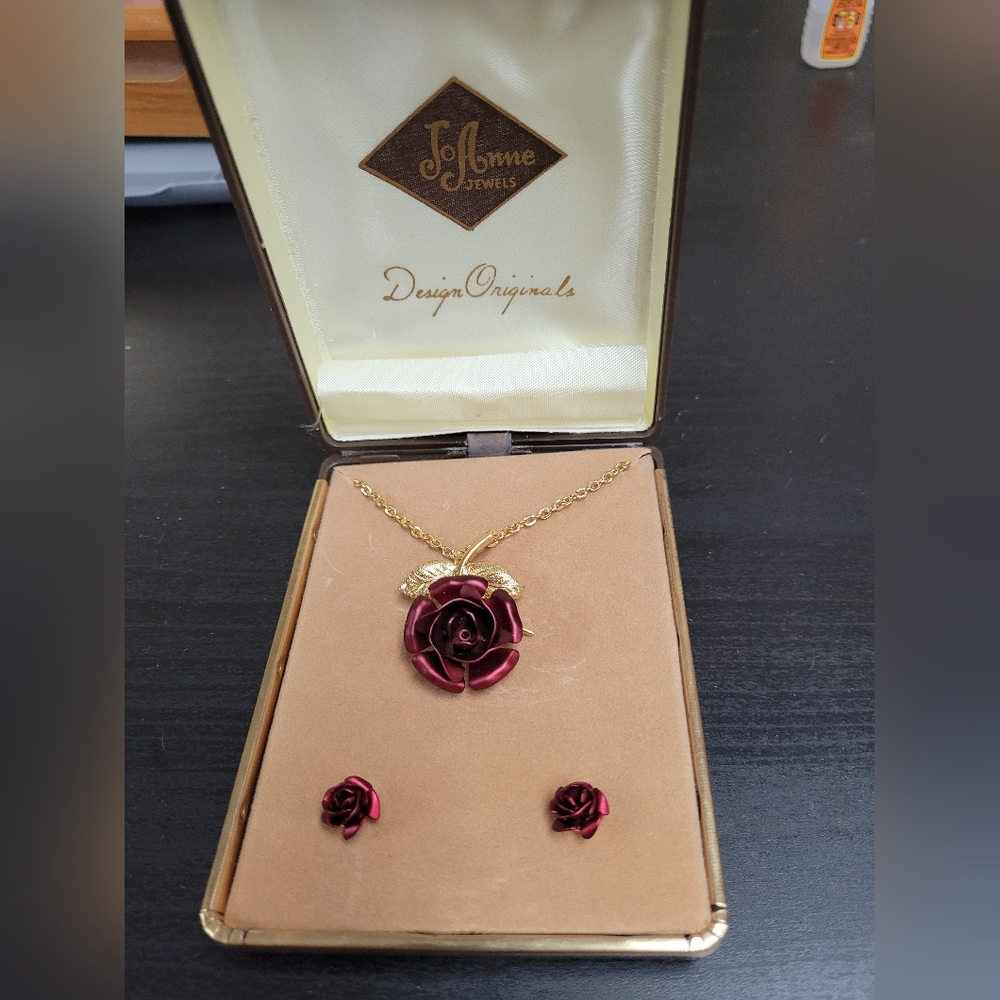 Gold and Red Rose Pendant Necklace